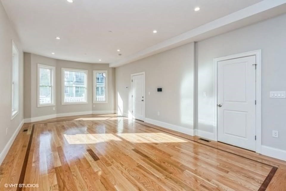 111 Hutchings St, Roxbury