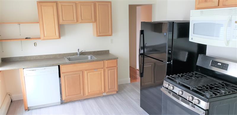 61 Webster Ave, Ward Two