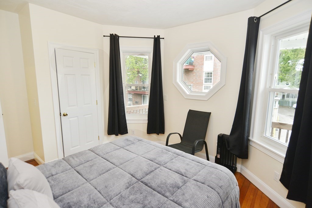 11 Ballard St, Jamaica Plain