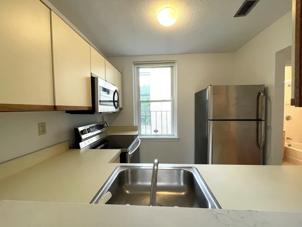 1409 Commonwealth Ave, Brighton