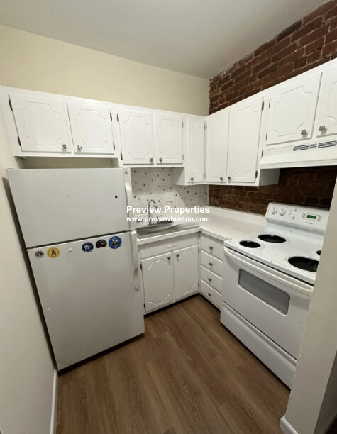 78 South Huntington Ave, Jamaica Plain