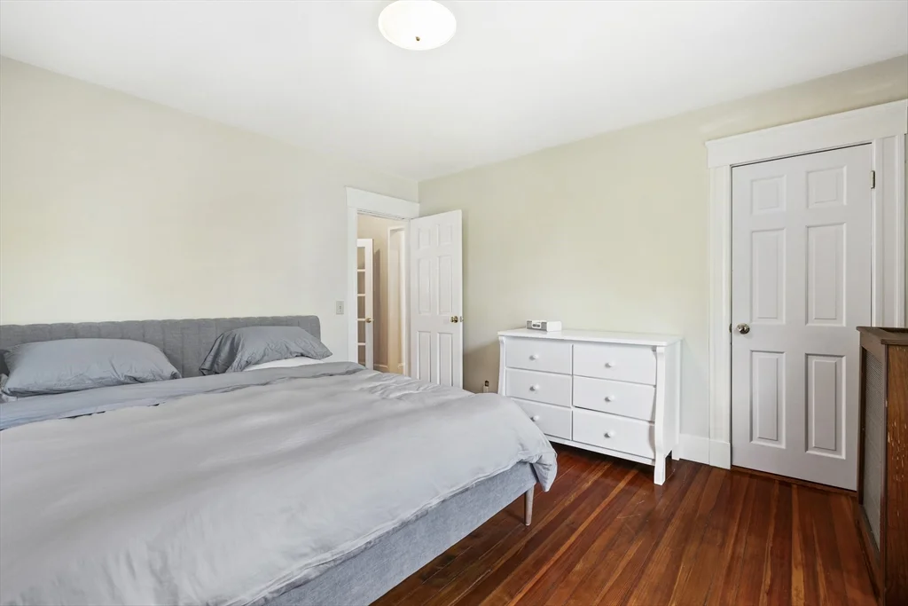 17 Gilbert St, Newton