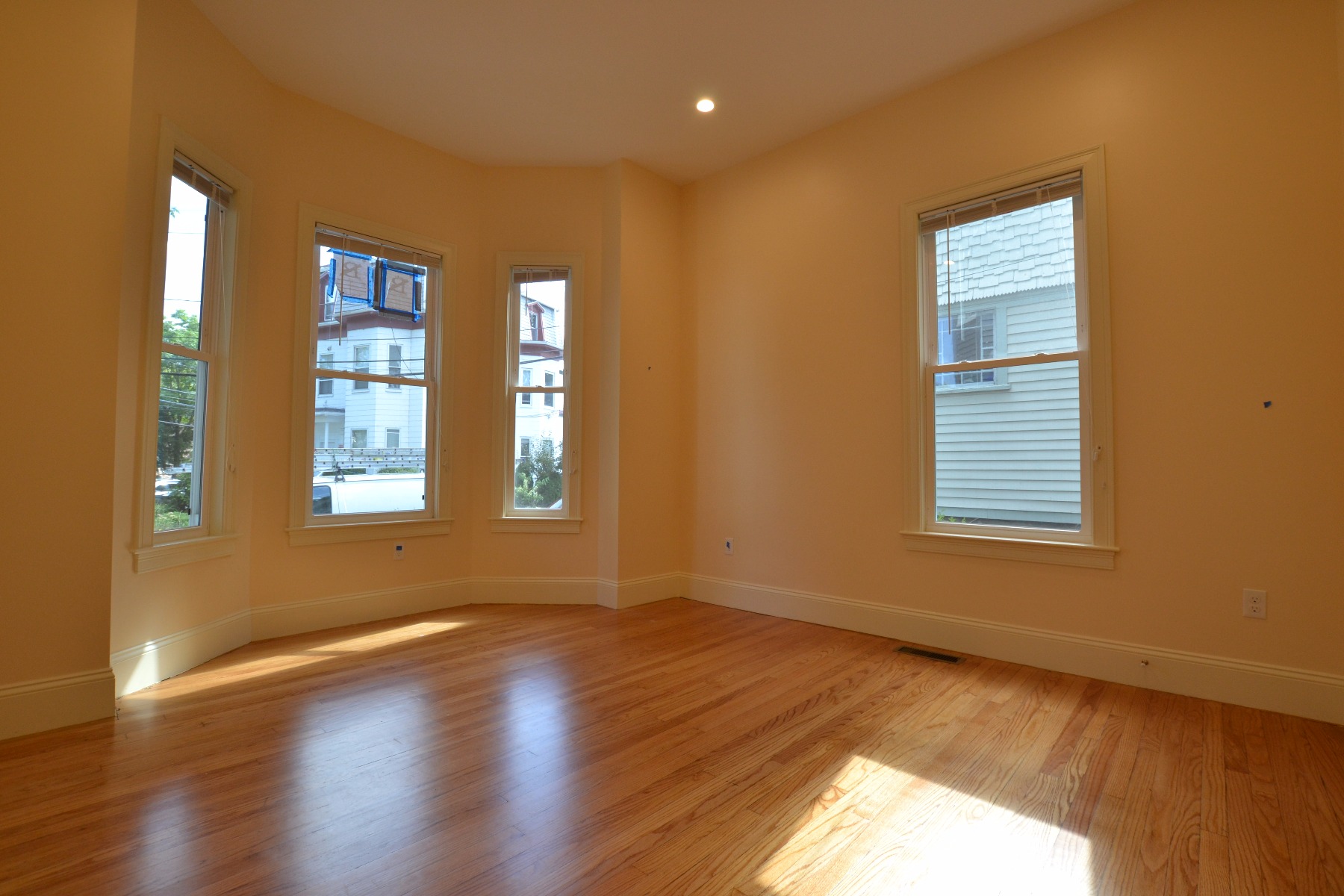 6 bed, 4+ bath apartment for rent at 3 Griggs Pl Unit 1, Allston — photo 5 of 11