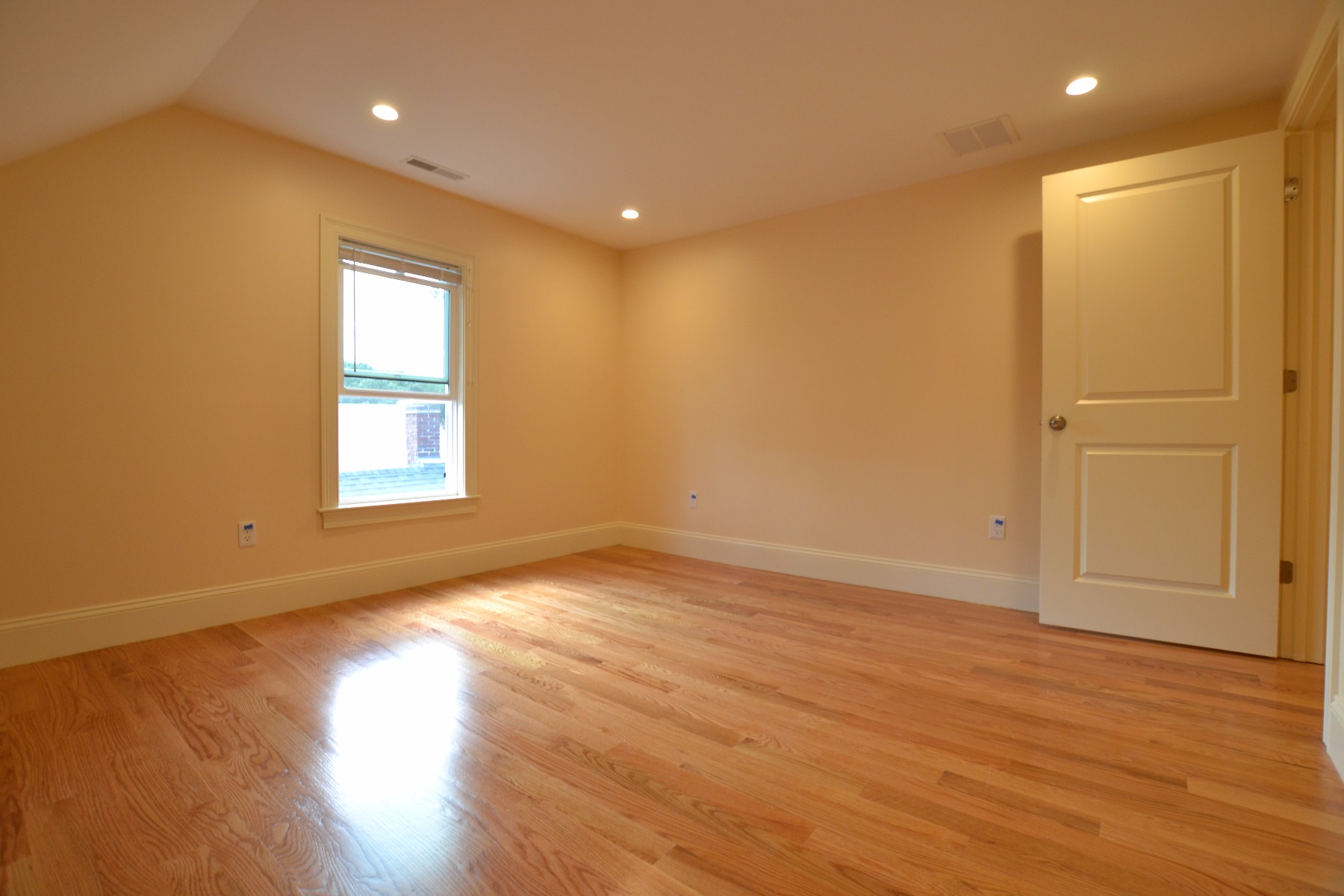 6 bed, 4+ bath apartment for rent at 3 Griggs Pl Unit 1, Allston — photo 11 of 11