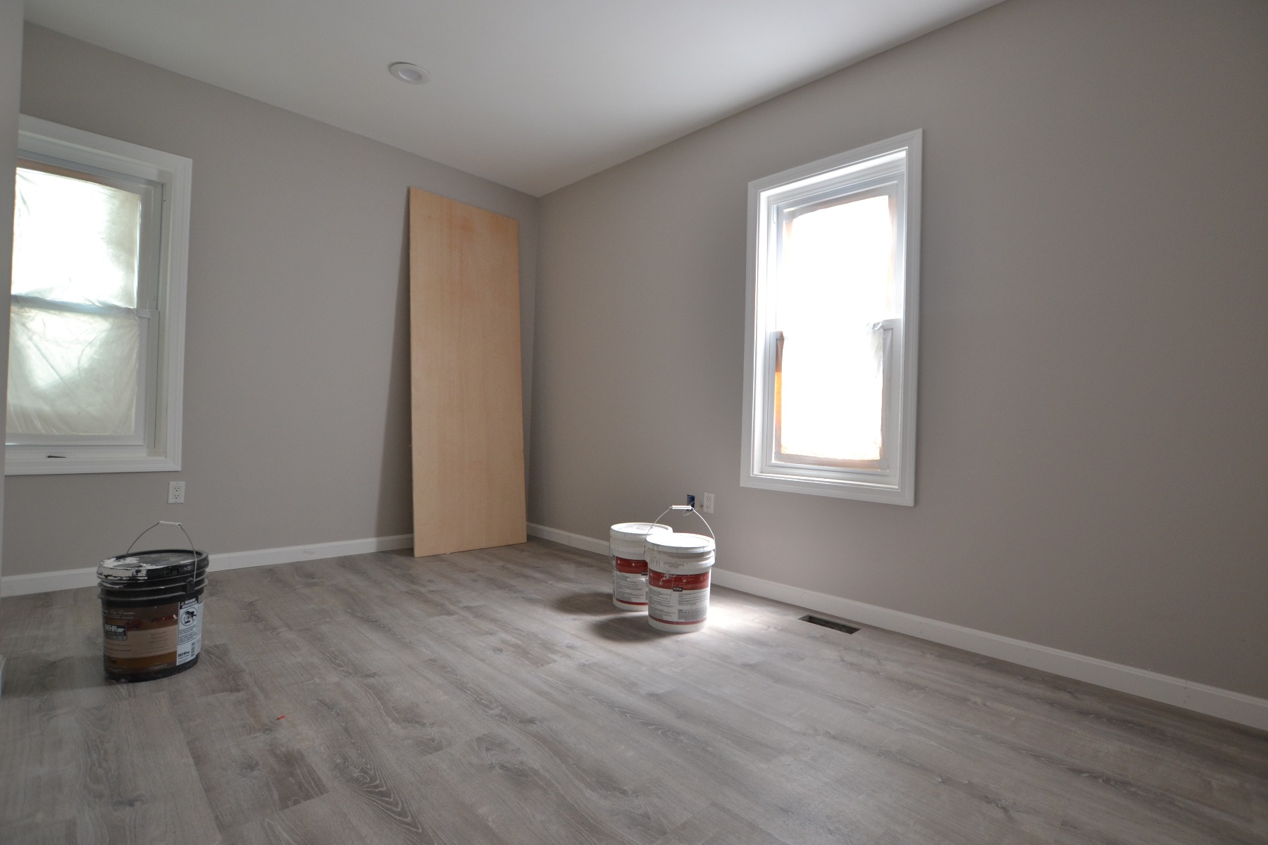 4 bed, 2 bath apartment for rent at 39 Long Ave Unit 1, Brighton — photo 3 of 5