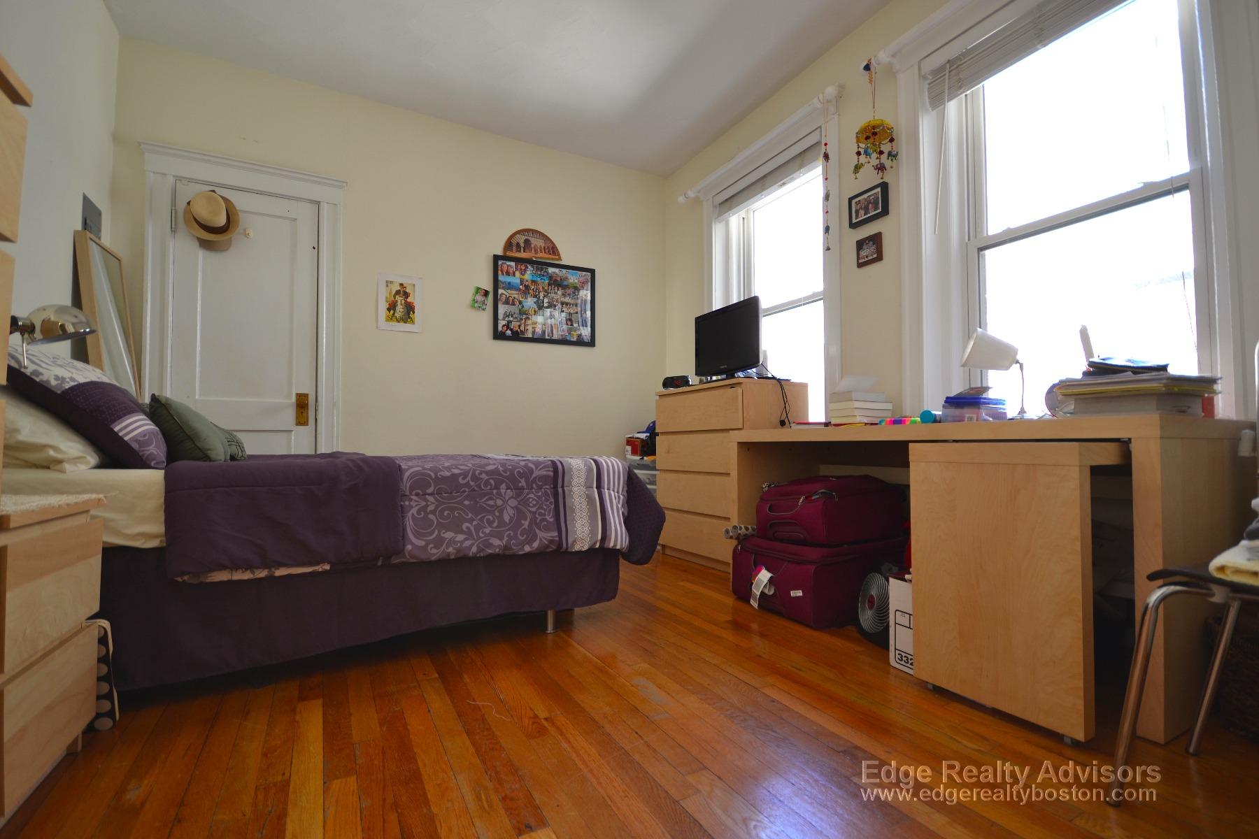 2 bed, 1 bath apartment for rent at 1564 Commonwealth Ave Unit 9, Brighton — photo 4 of 6