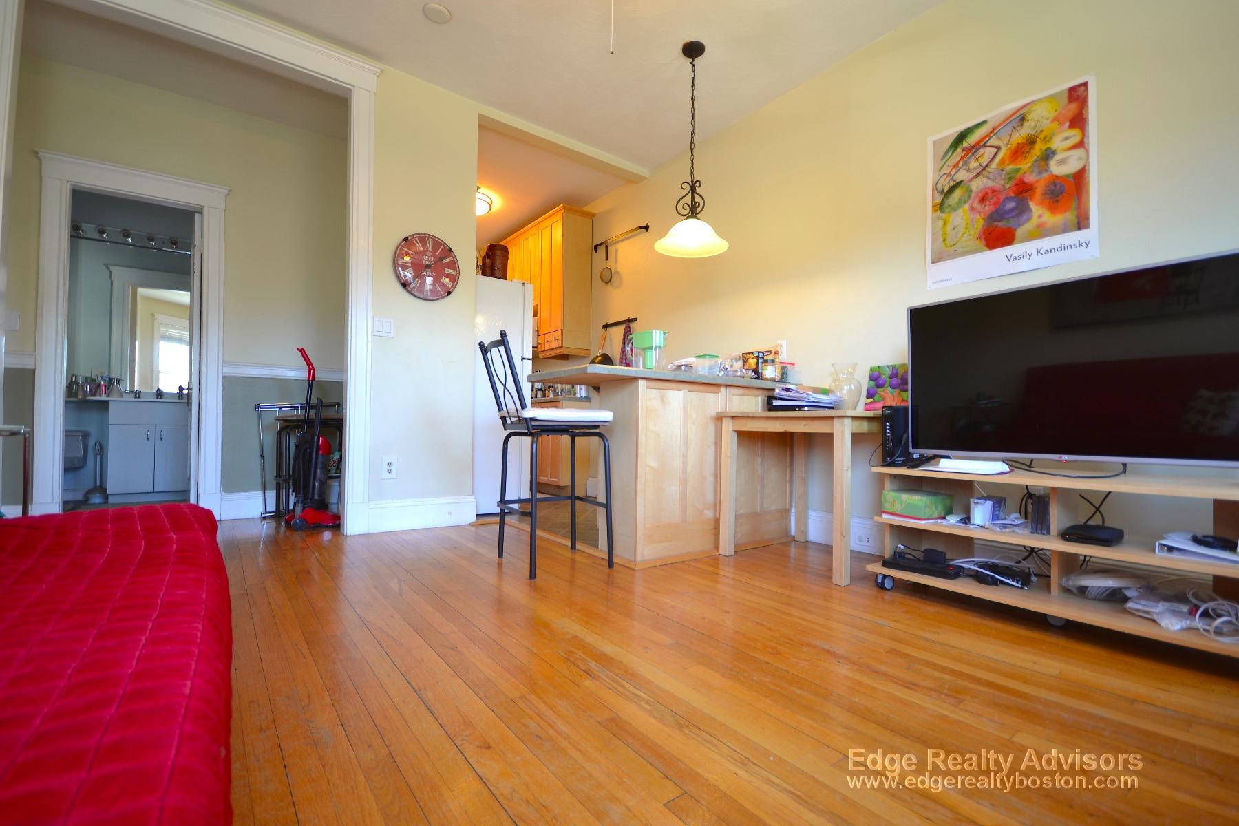 2 bed, 1 bath apartment for rent at 1564 Commonwealth Ave Unit 9, Brighton — photo 3 of 6