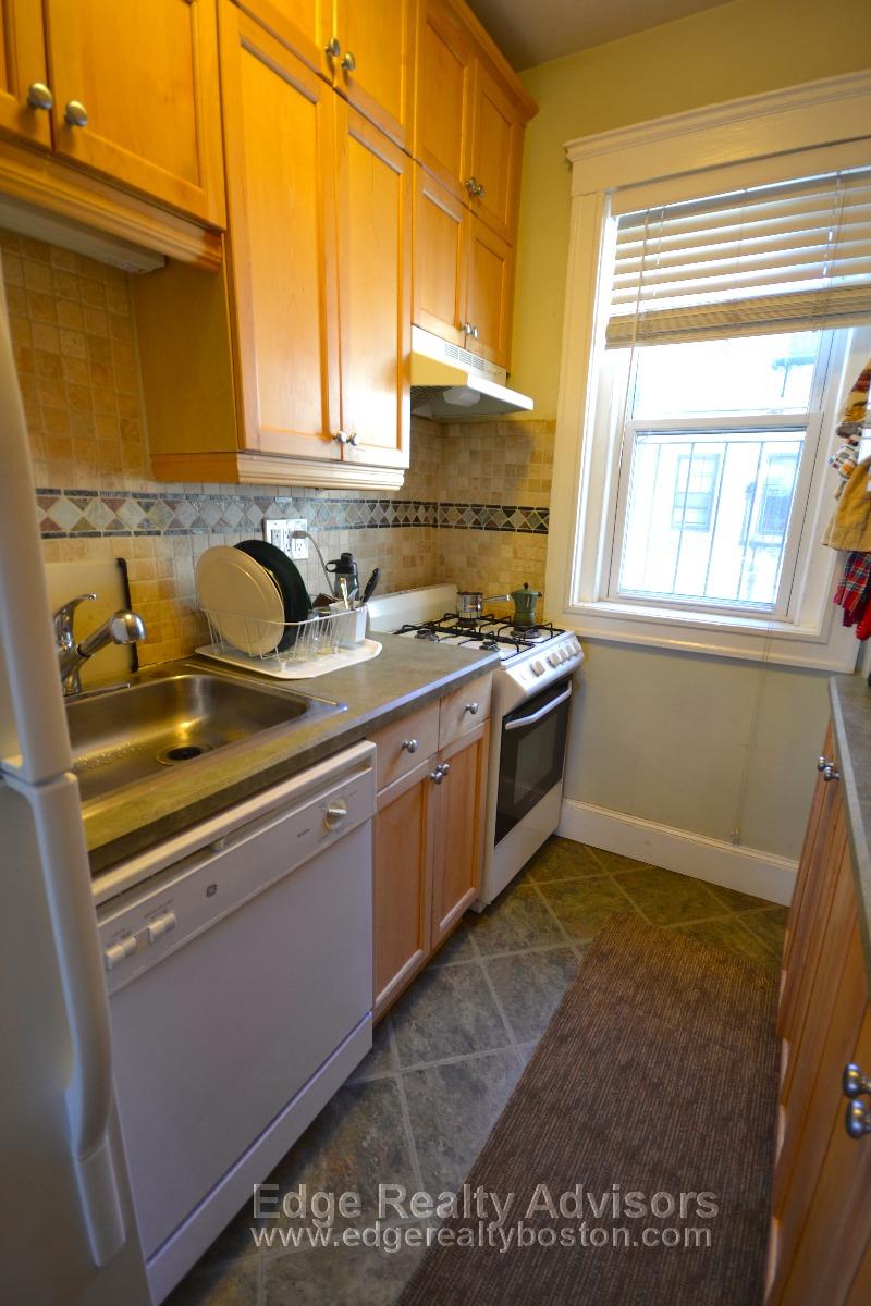 2 bed, 1 bath apartment for rent at 1564 Commonwealth Ave Unit 9, Brighton — photo 1 of 6