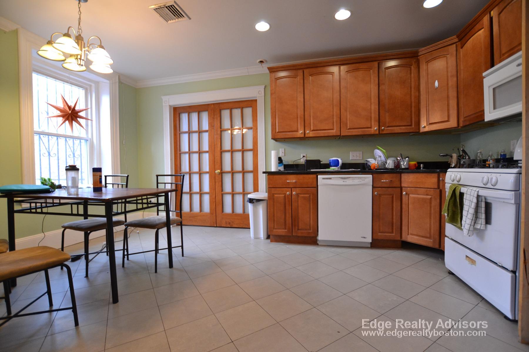 4 bed, 2 bath apartment for rent at 14 Sutherland Rd Unit 1, Brighton — photo 1 of 10
