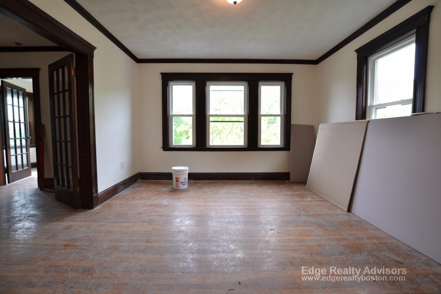 3 bed, 2 bath apartment for rent at 21 N Crescent Cir Unit 1, Brighton — photo 3 of 10