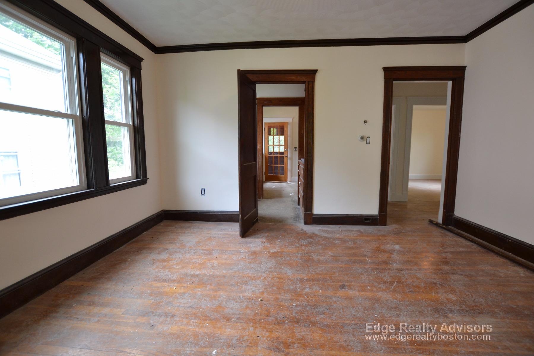 3 bed, 2 bath apartment for rent at 21 N Crescent Cir Unit 1, Brighton — photo 4 of 10