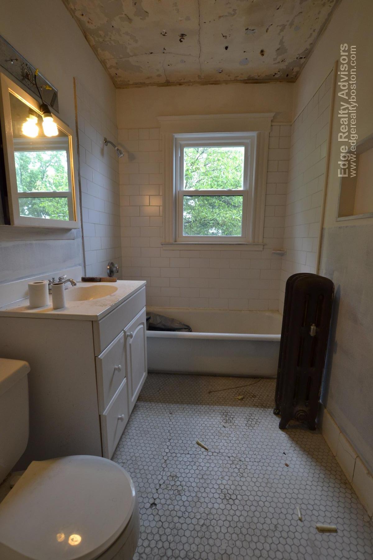 3 bed, 2 bath apartment for rent at 21 N Crescent Cir Unit 1, Brighton — photo 6 of 10