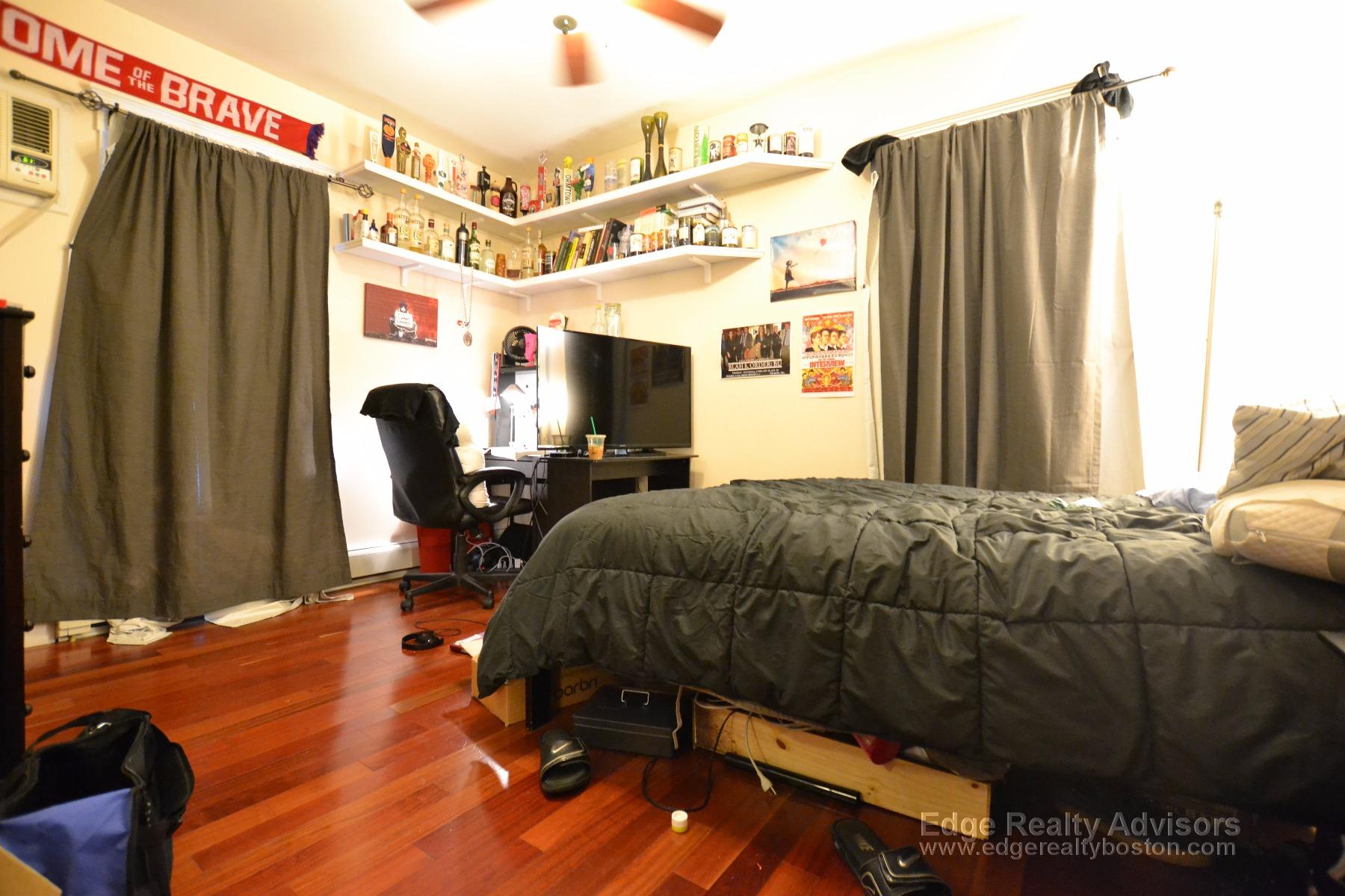 5 bed, 4+ bath apartment for rent at 7 Delaware Pl Unit 1, Brighton — photo 6 of 10
