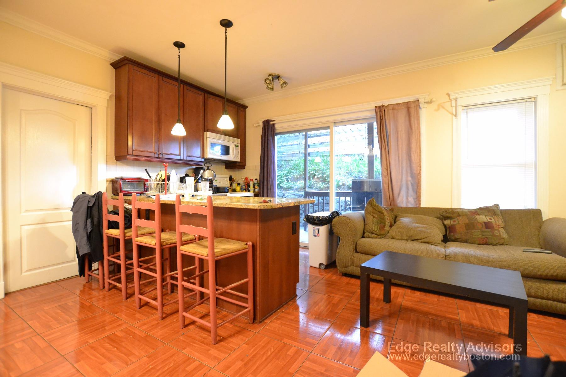 5 bed, 4+ bath apartment for rent at 7 Delaware Pl Unit 1, Brighton — photo 1 of 10