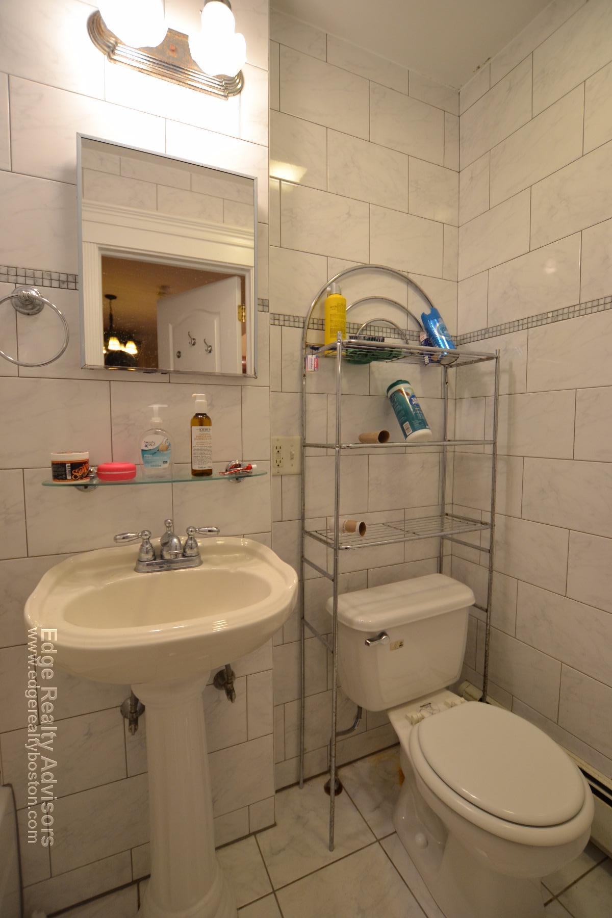 5 bed, 4+ bath apartment for rent at 7 Delaware Pl Unit 1, Brighton — photo 8 of 10