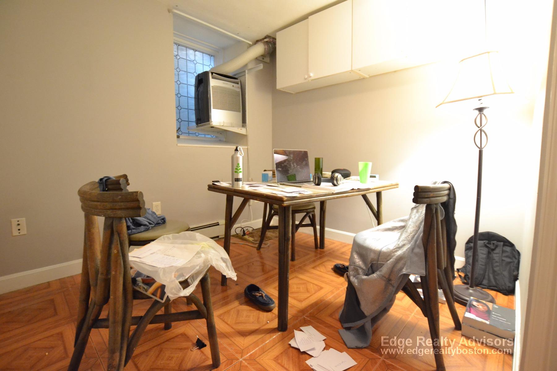 5 bed, 4+ bath apartment for rent at 7 Delaware Pl Unit 1, Brighton — photo 3 of 10