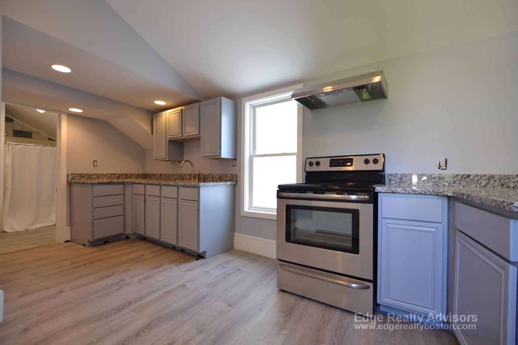 4 bed, 1 bath apartment for rent at 11 Baldwin Pl Unit 1, Brighton — photo 1 of 9