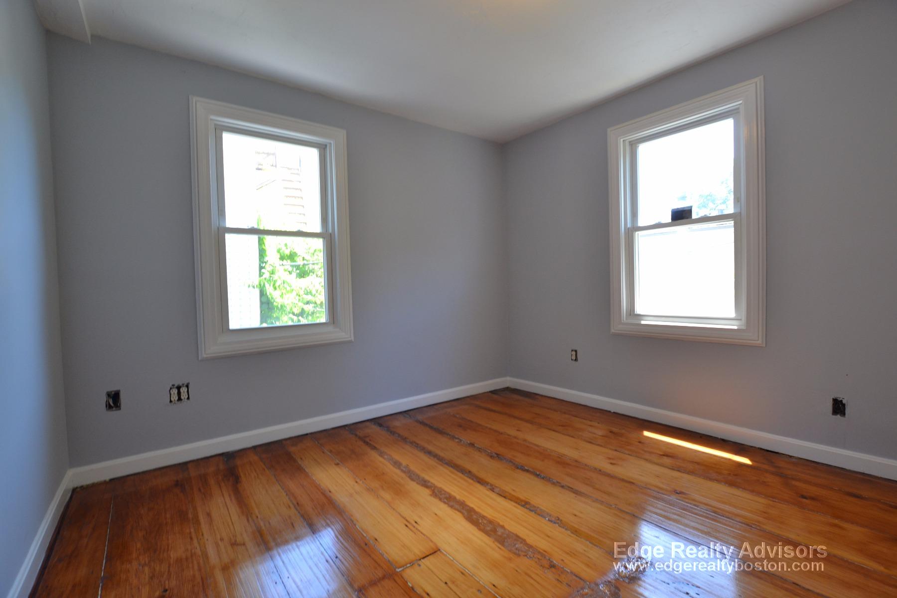 4 bed, 1 bath apartment for rent at 11 Baldwin Pl Unit 1, Brighton — photo 6 of 9