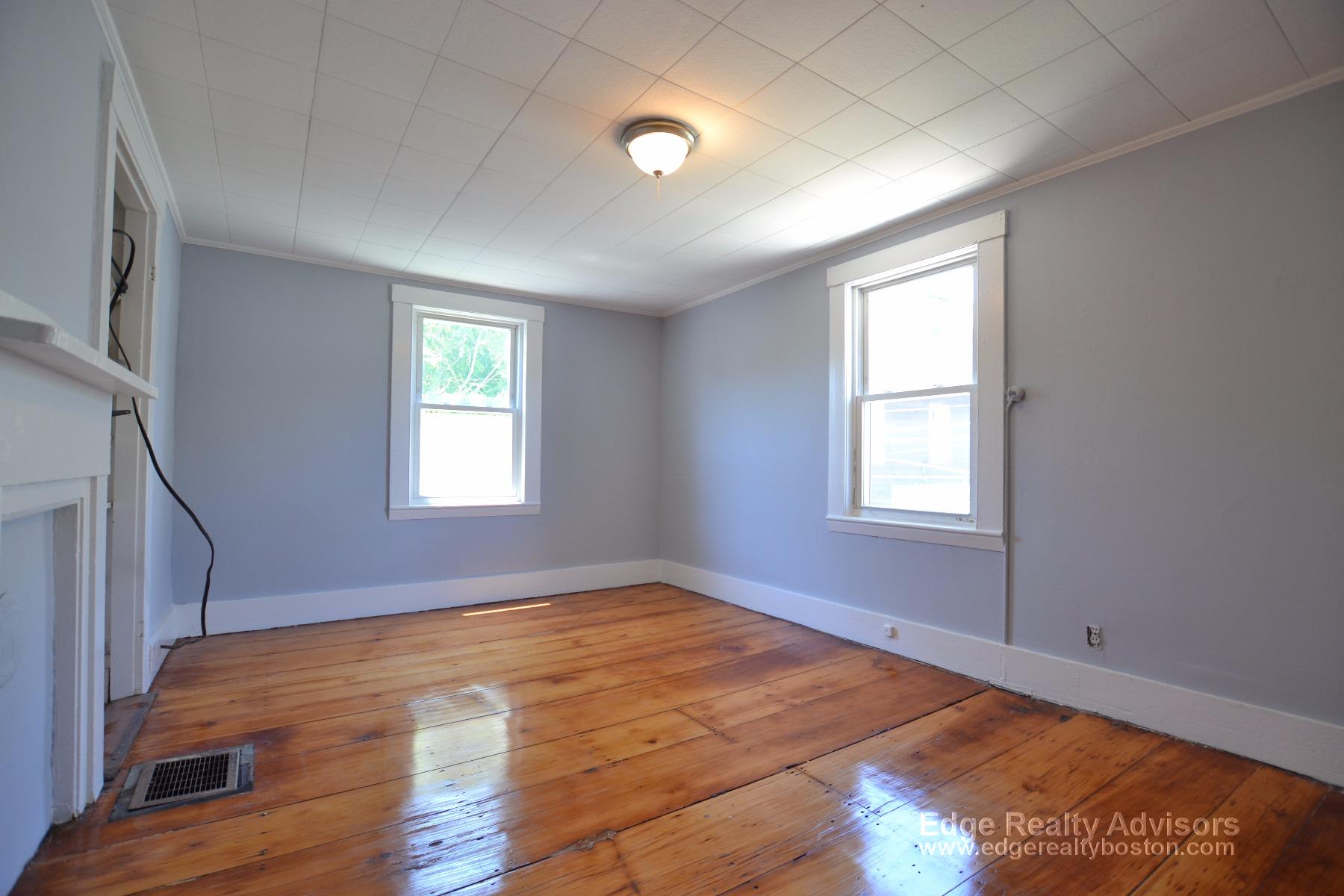 4 bed, 1 bath apartment for rent at 11 Baldwin Pl Unit 1, Brighton — photo 7 of 9