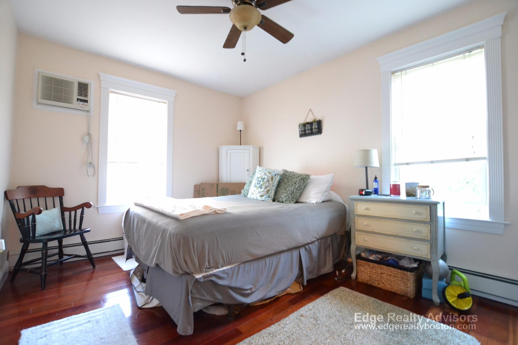 3 bed, 2 bath apartment for rent at 7 Delaware Pl Unit 3, Brighton — photo 9 of 12