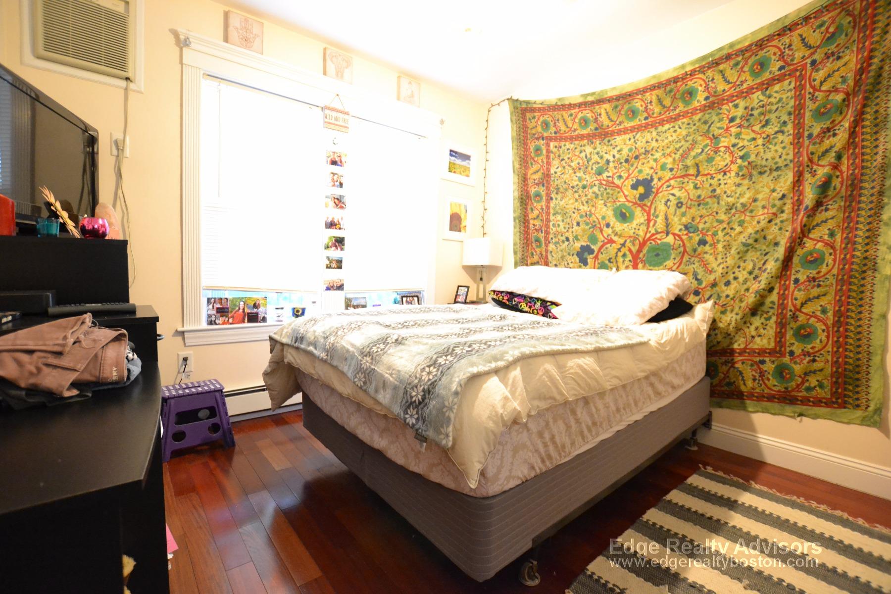 3 bed, 2 bath apartment for rent at 7 Delaware Pl Unit 3, Brighton — photo 8 of 12