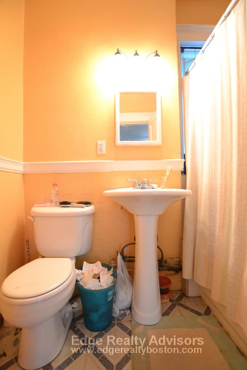 2 bed, 1 bath apartment for rent at 1572 Commonwealth Ave Unit 5, Brighton — photo 6 of 6