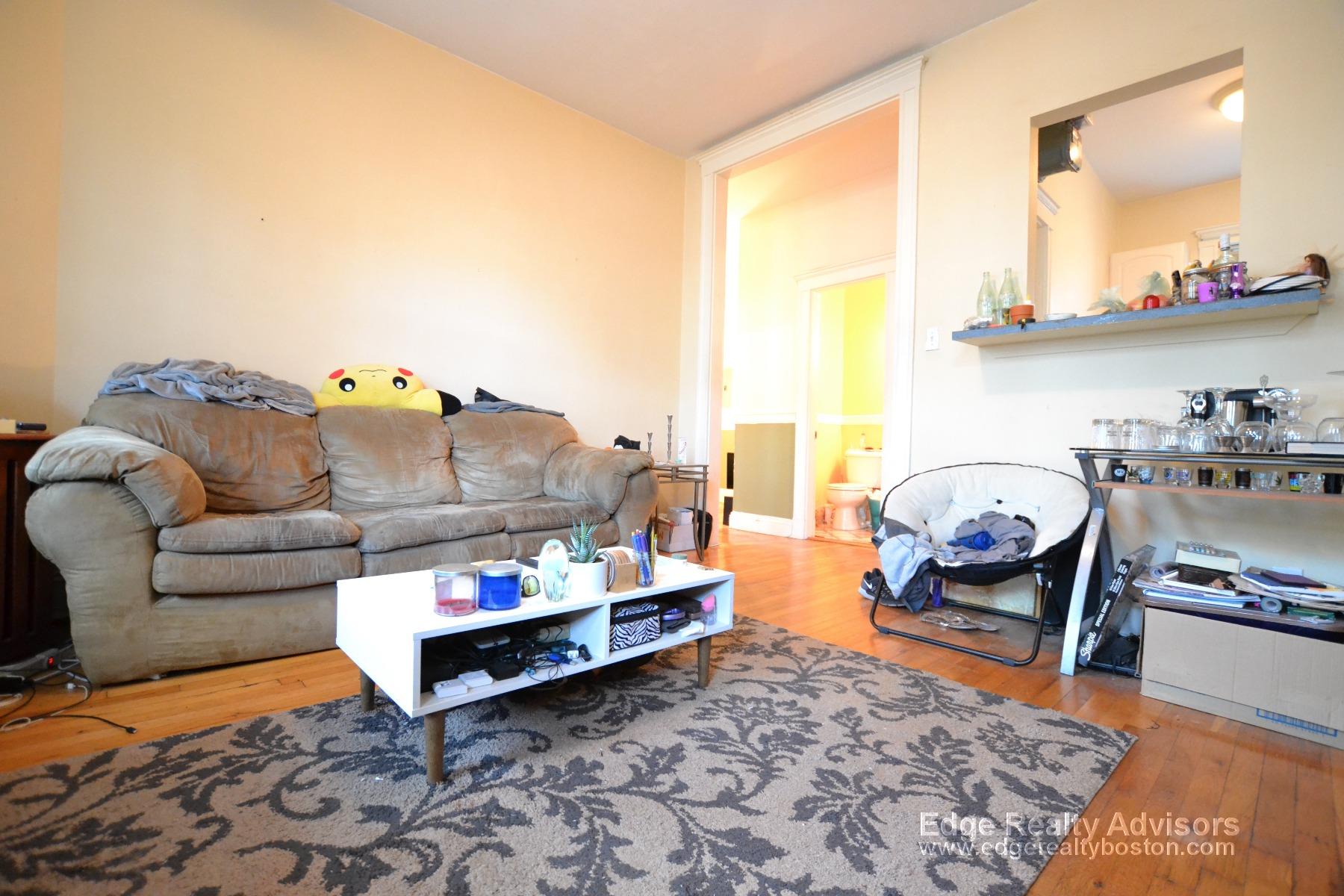 2 bed, 1 bath apartment for rent at 1572 Commonwealth Ave Unit 5, Brighton — photo 2 of 6