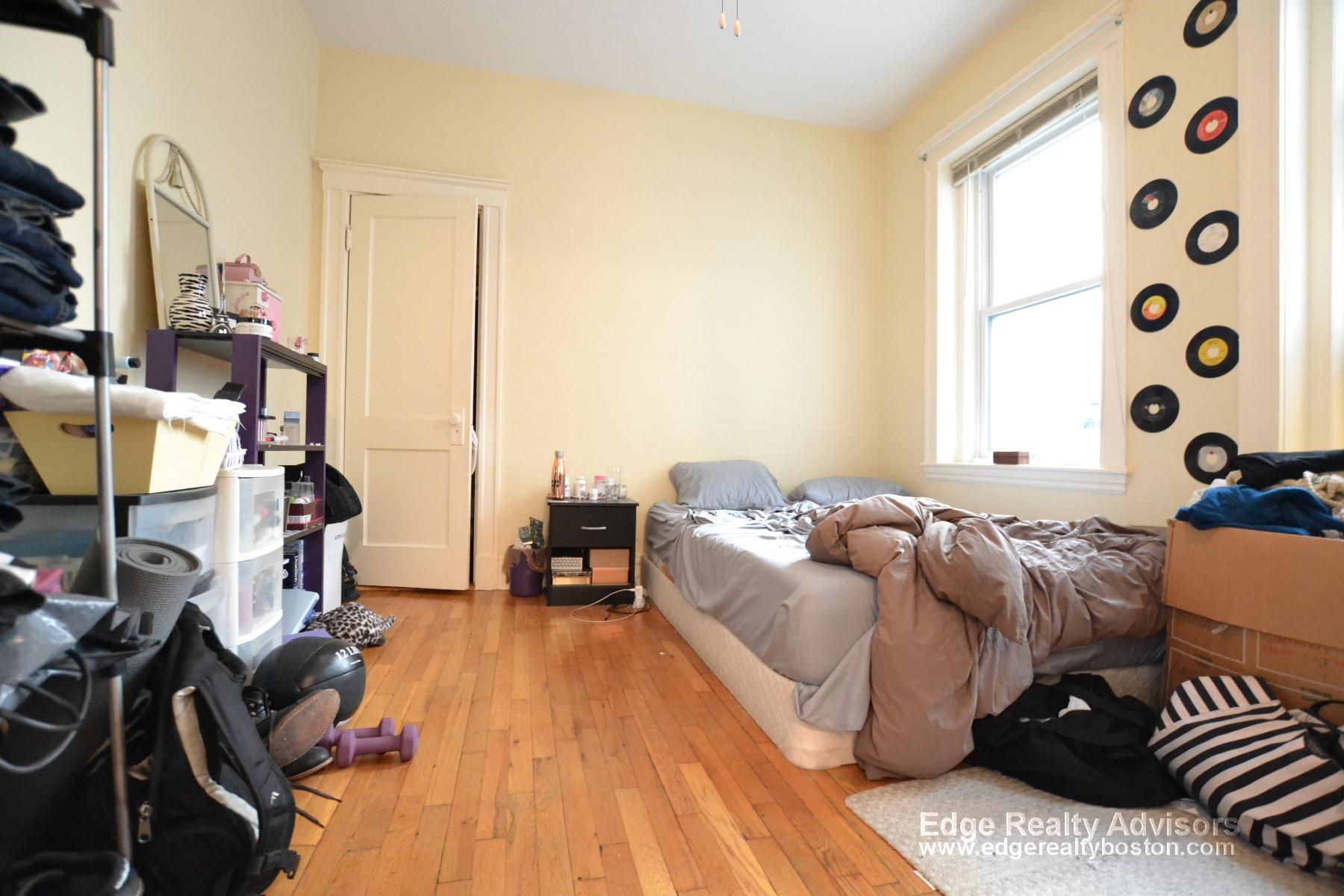 2 bed, 1 bath apartment for rent at 1572 Commonwealth Ave Unit 5, Brighton — photo 4 of 6