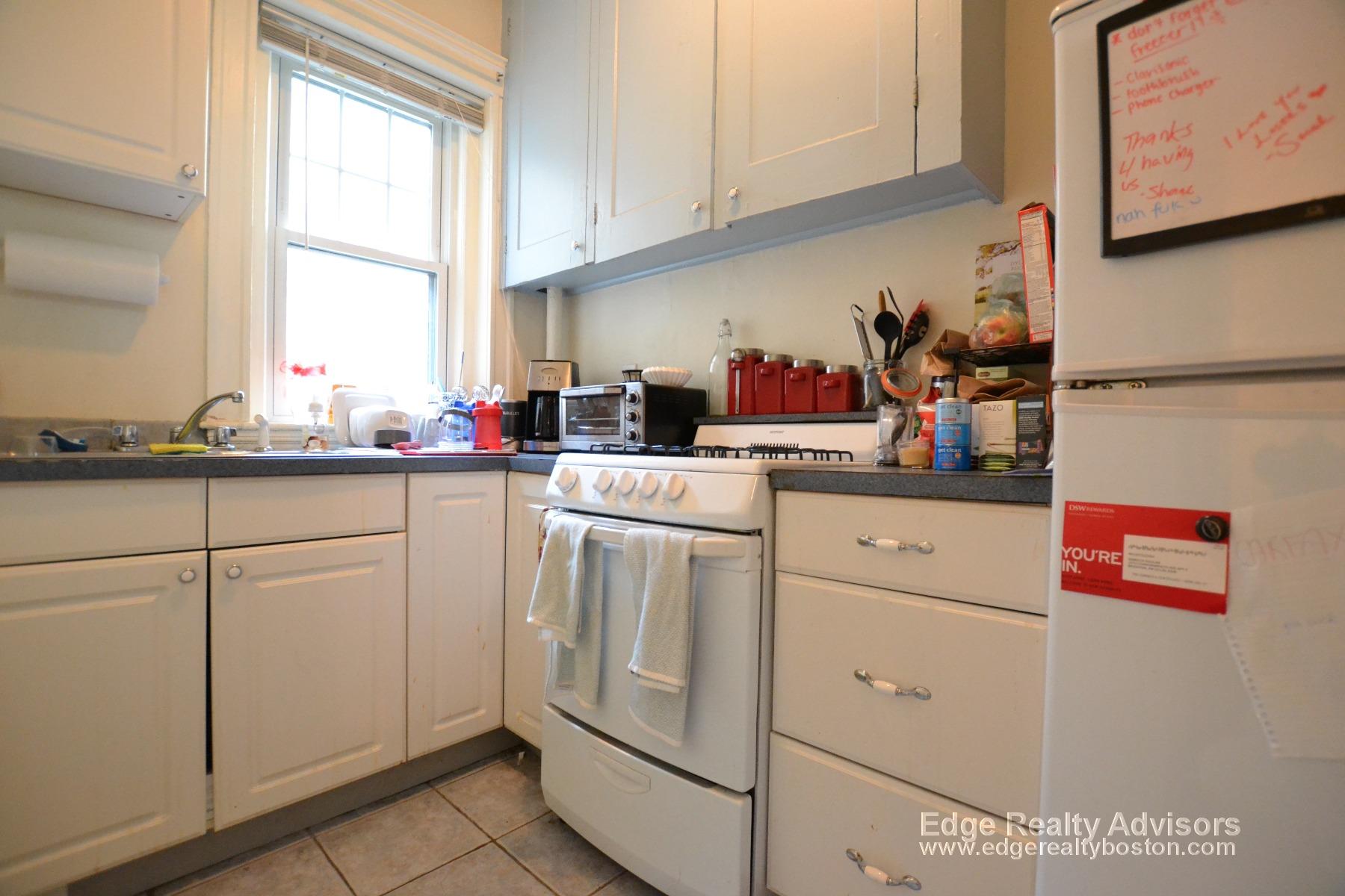 2 bed, 1 bath apartment for rent at 1572 Commonwealth Ave Unit 5, Brighton — photo 1 of 6
