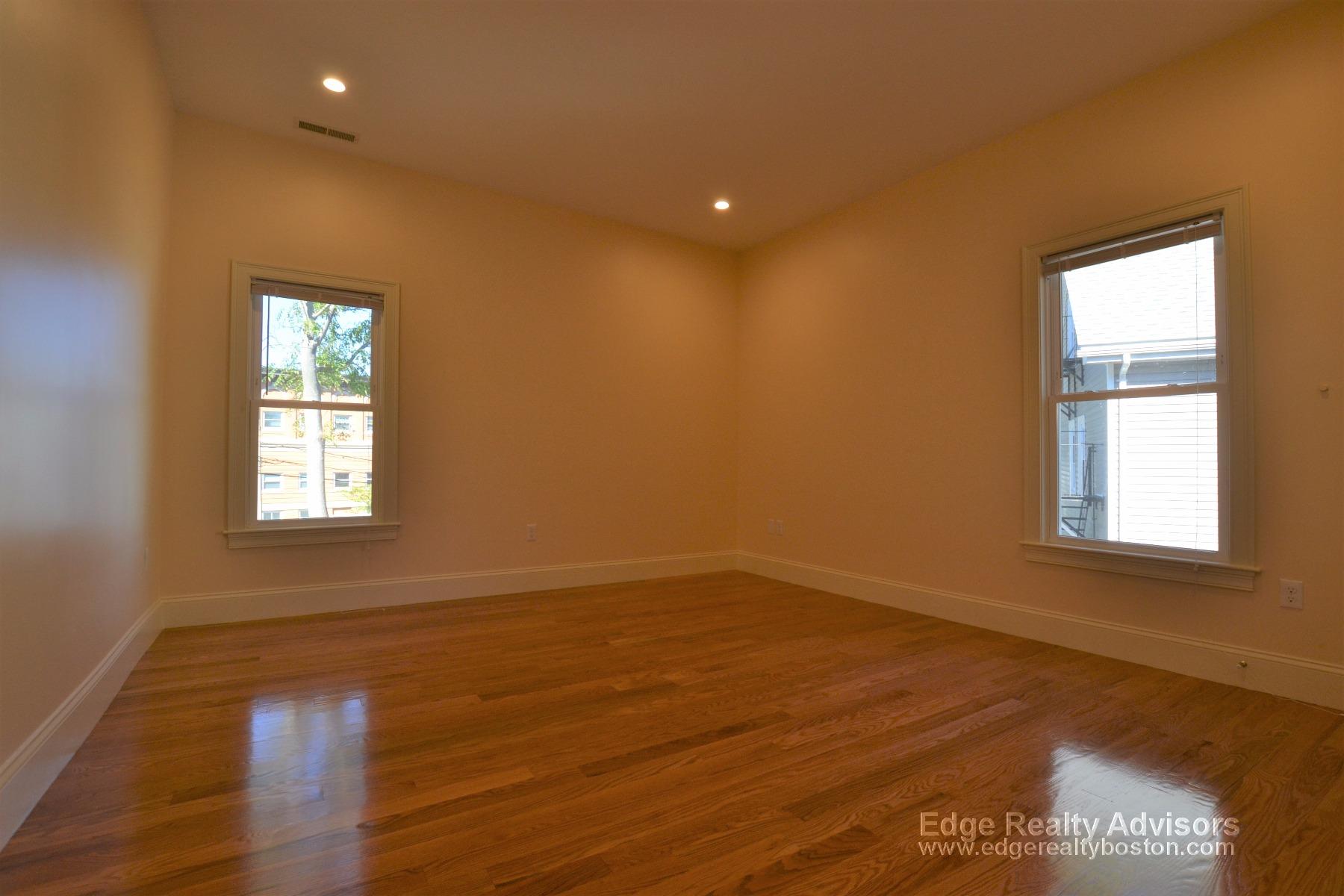 6 bed, 3 bath apartment for rent at 1 Griggs Pl Unit 1, Allston — photo 9 of 16