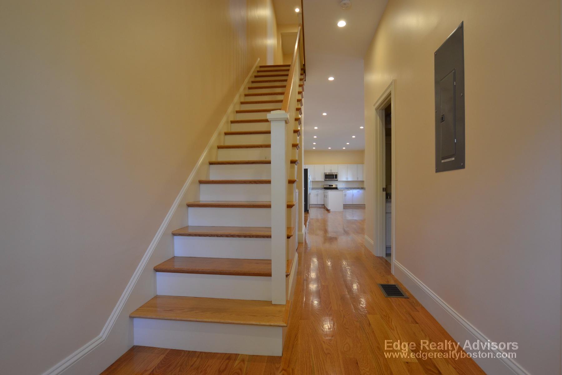 6 bed, 3 bath apartment for rent at 1 Griggs Pl Unit 1, Allston — photo 7 of 16