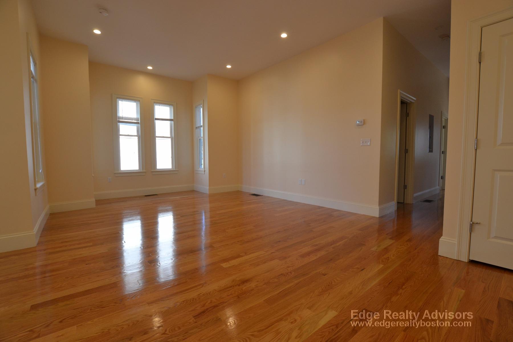 6 bed, 3 bath apartment for rent at 1 Griggs Pl Unit 1, Allston — photo 4 of 16