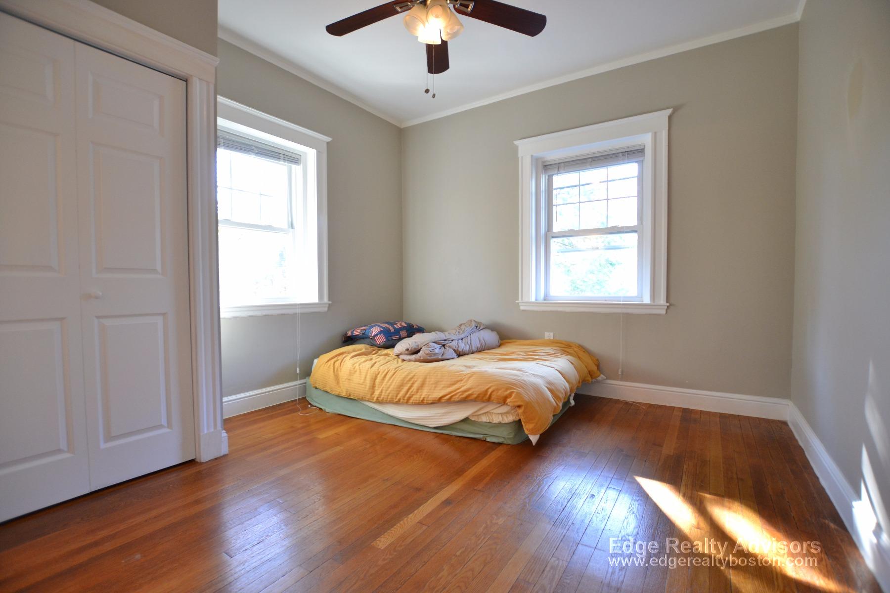 6 bed, 4+ bath apartment for rent at 64 Corey Rd Unit 1, Brighton — photo 9 of 18