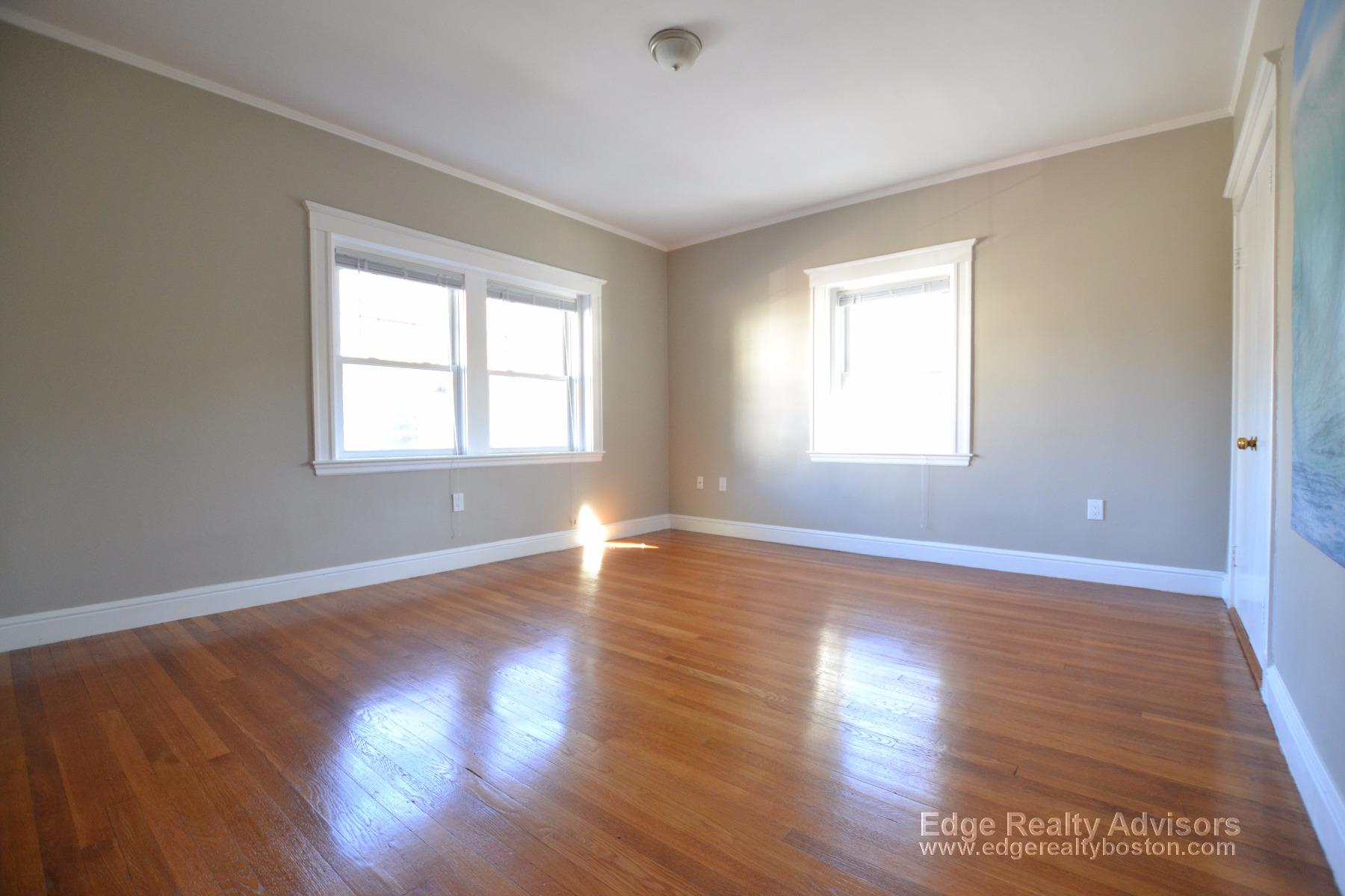 6 bed, 4+ bath apartment for rent at 64 Corey Rd Unit 1, Brighton — photo 12 of 18