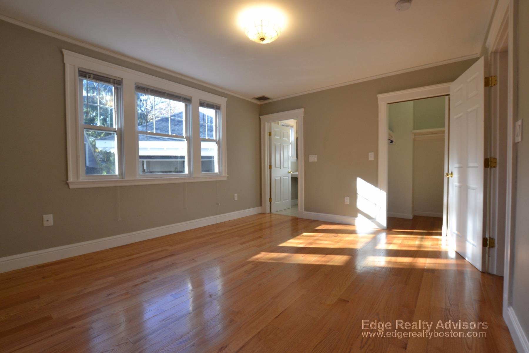 6 bed, 4+ bath apartment for rent at 64 Corey Rd Unit 1, Brighton — photo 7 of 18
