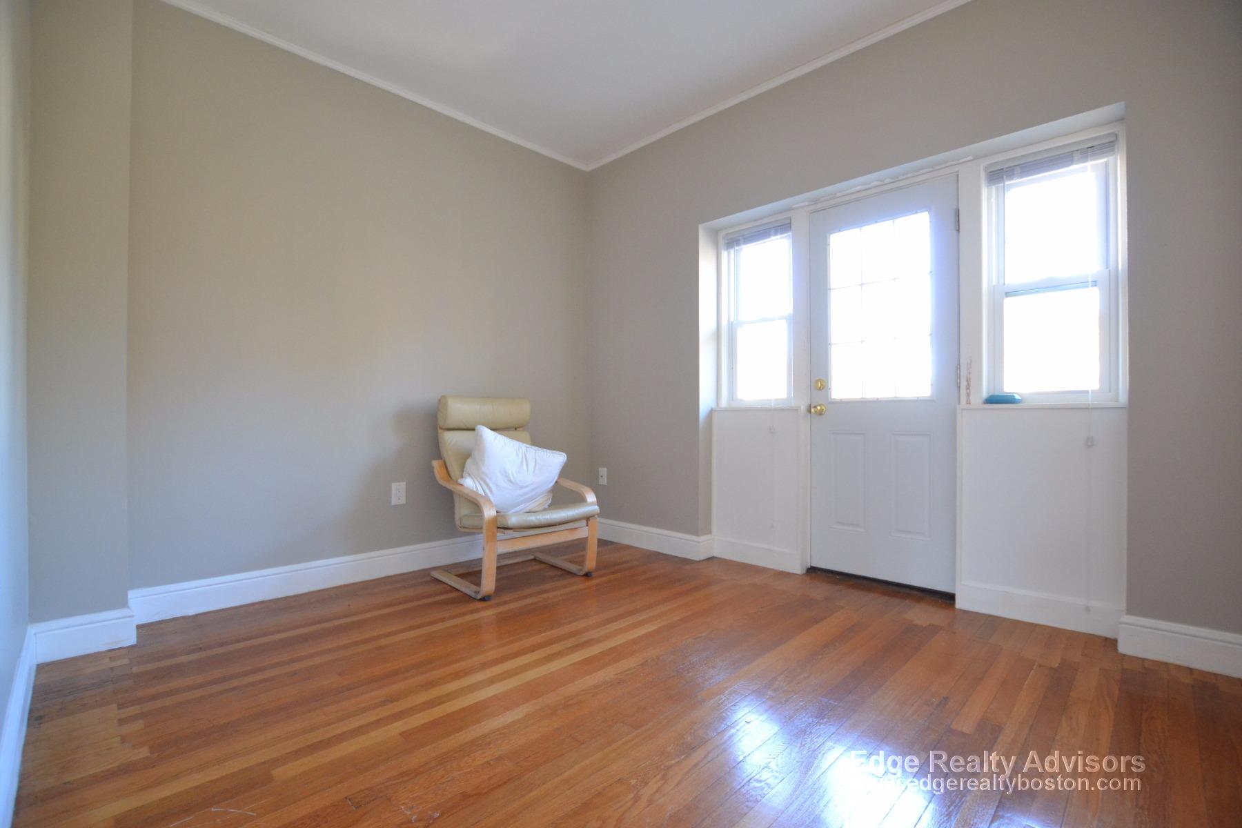 6 bed, 4+ bath apartment for rent at 64 Corey Rd Unit 1, Brighton — photo 15 of 18