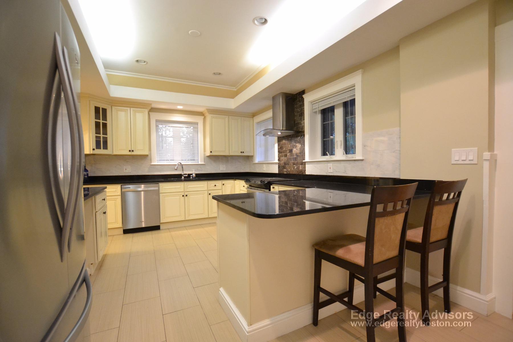 6 bed, 4+ bath apartment for rent at 64 Corey Rd Unit 1, Brighton — photo 4 of 18