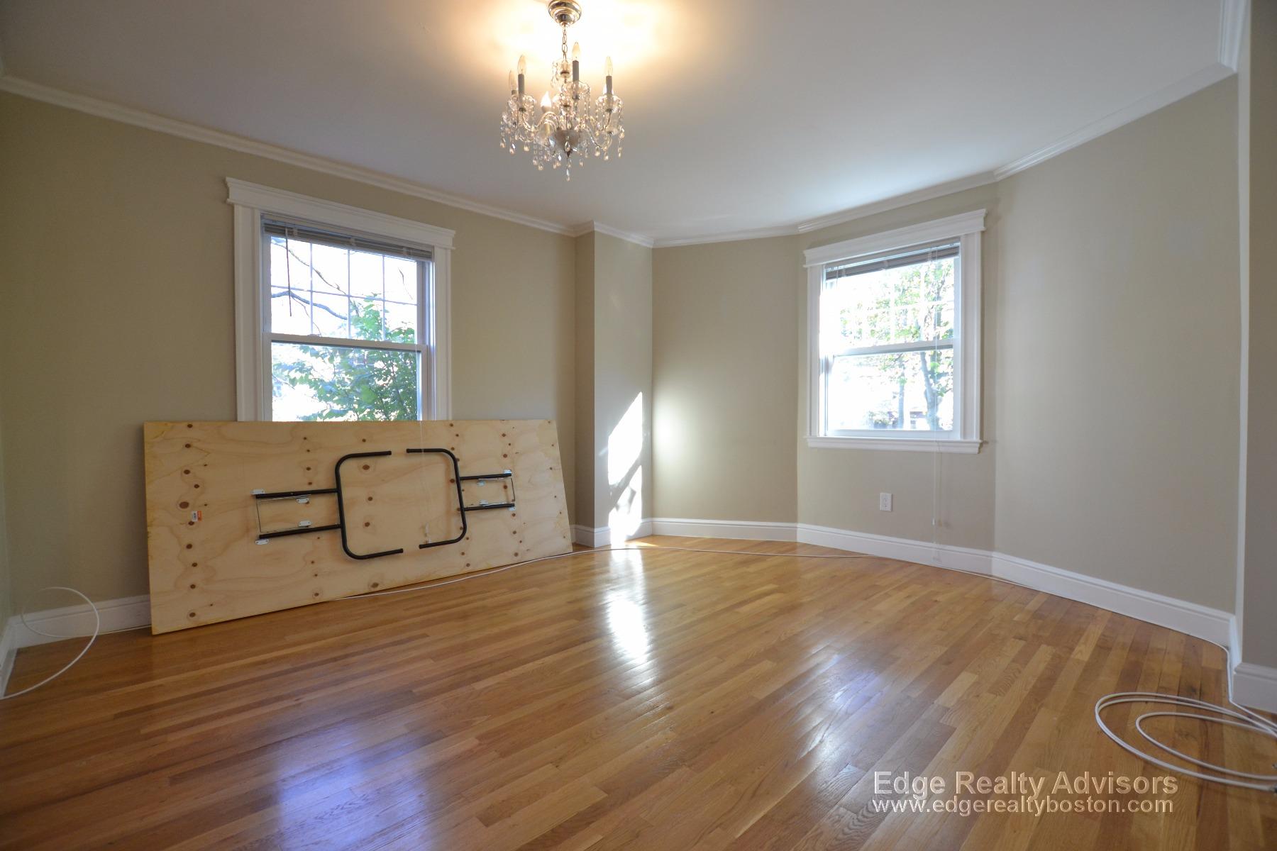 6 bed, 4+ bath apartment for rent at 64 Corey Rd Unit 1, Brighton — photo 6 of 18