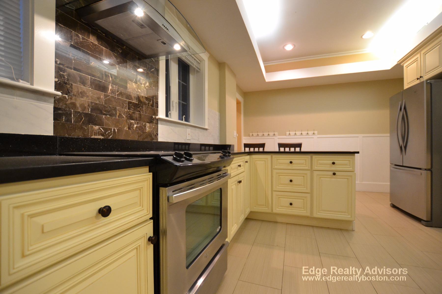 6 bed, 4+ bath apartment for rent at 64 Corey Rd Unit 1, Brighton — photo 3 of 18