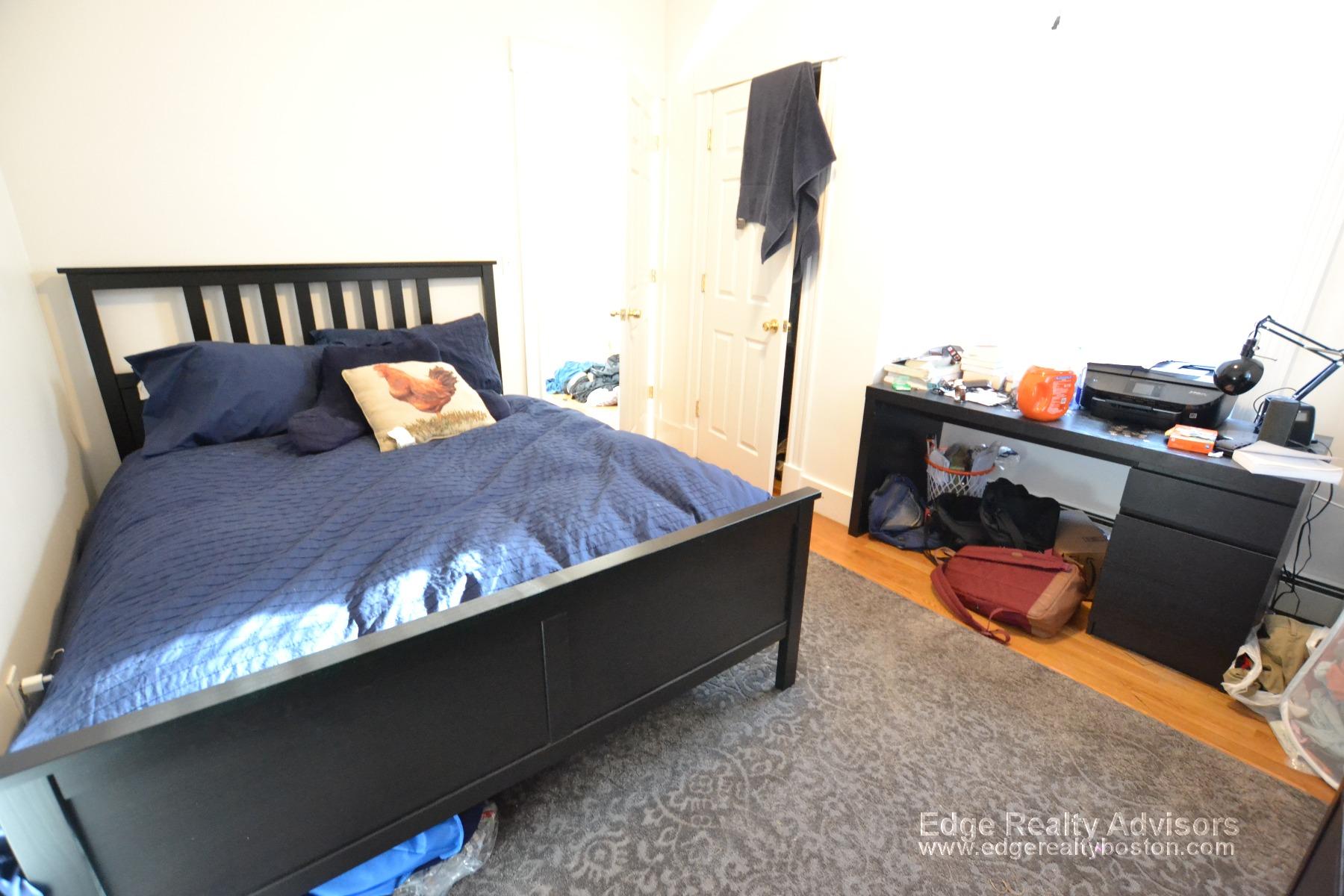 4 bed, 2 bath apartment for rent at 10 Wadsworth St Unit 1, Allston — photo 6 of 7