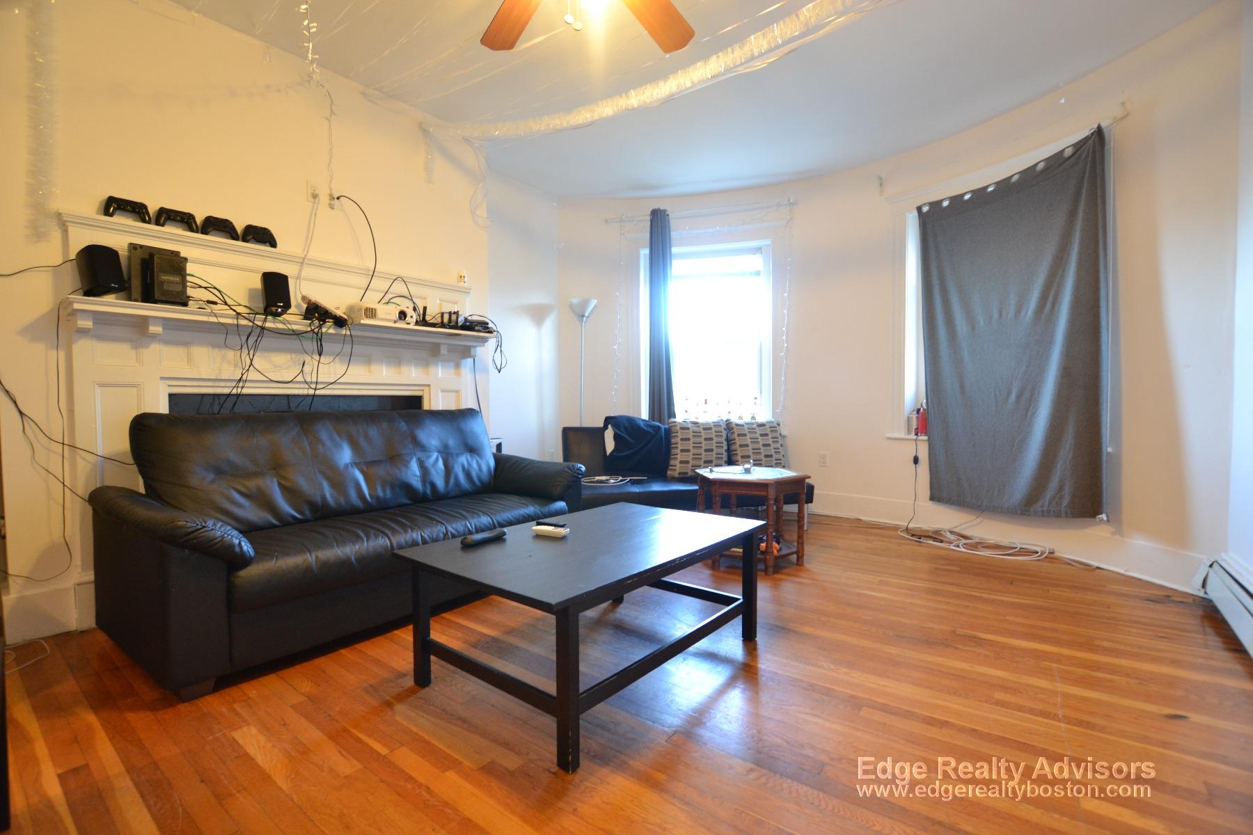 4 bed, 2 bath apartment for rent at 10 Wadsworth St Unit 1, Allston — photo 2 of 7