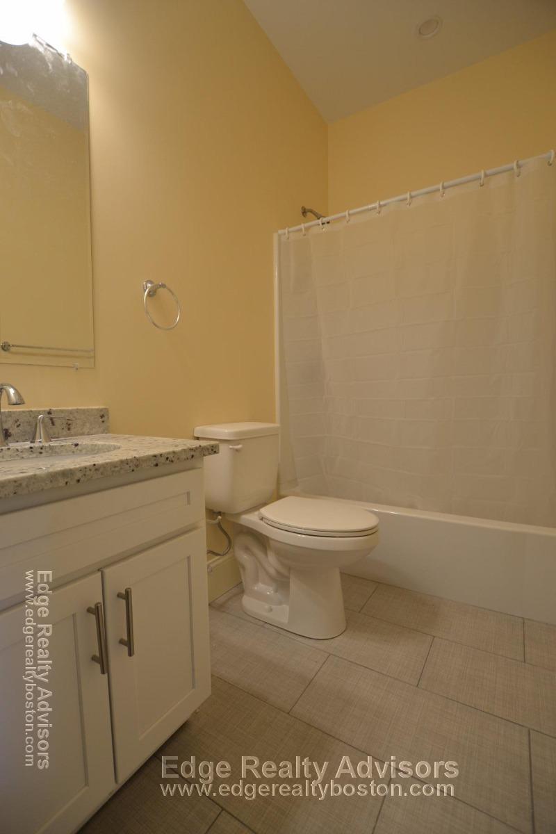 5 bed, 3 bath apartment for rent at 33 Pratt St Unit 2, Allston — photo 9 of 15