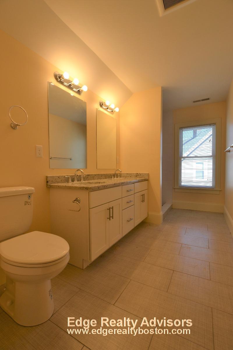 5 bed, 3 bath apartment for rent at 33 Pratt St Unit 2, Allston — photo 14 of 15
