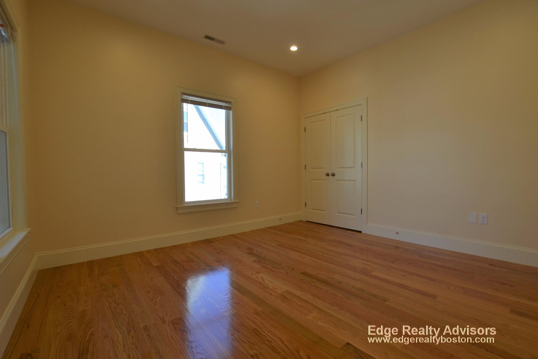 5 bed, 3 bath apartment for rent at 33 Pratt St Unit 2, Allston — photo 15 of 15