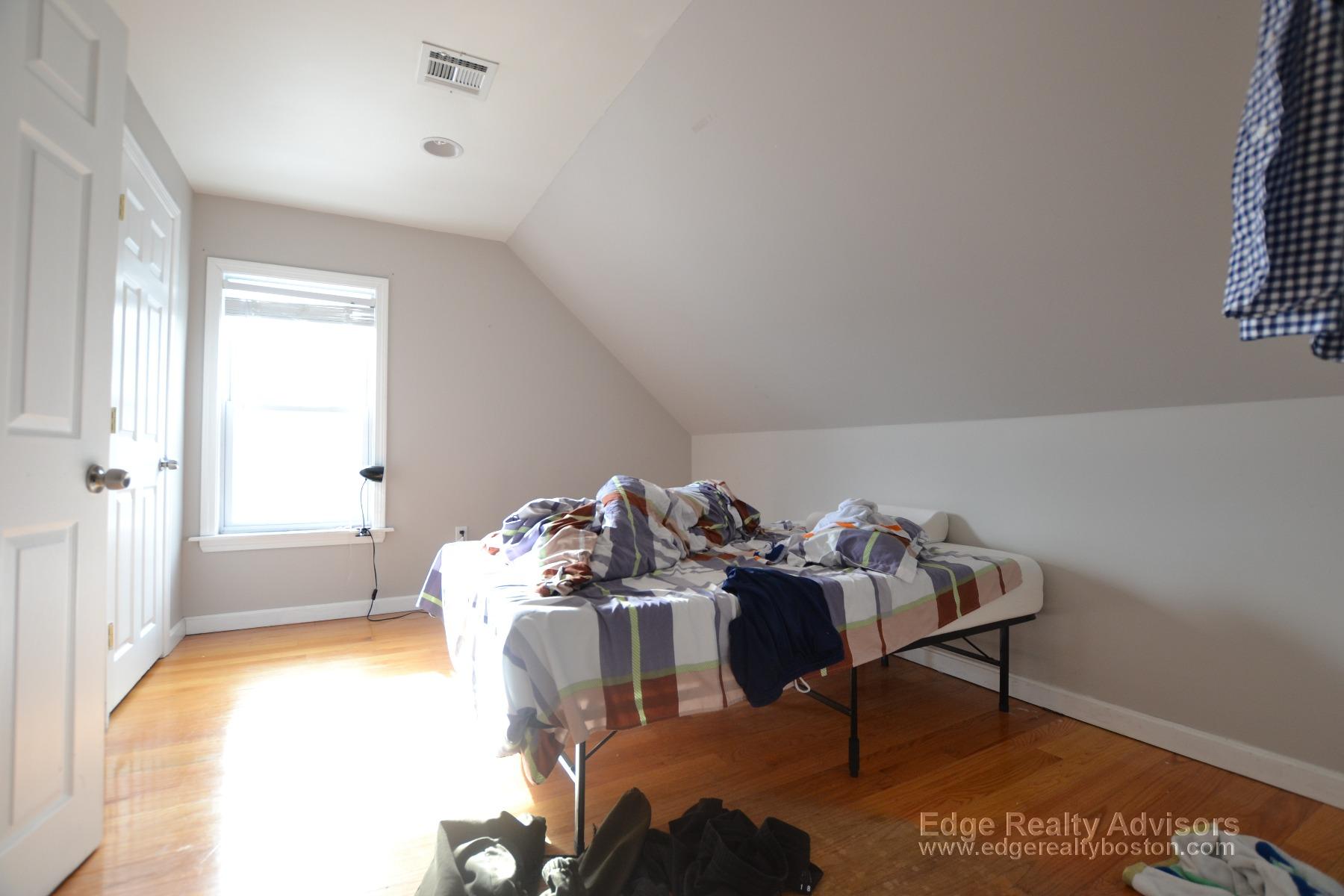 6 bed, 2 bath apartment for rent at 45 Allston Unit 3, Allston — photo 8 of 13