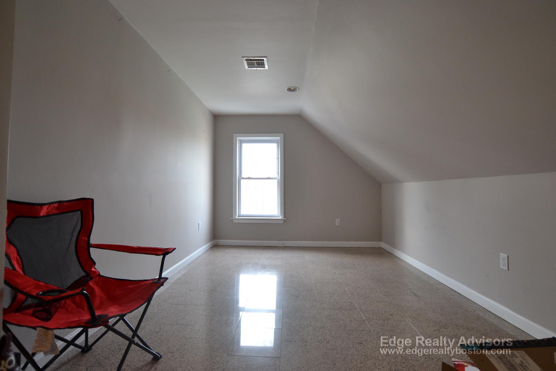 6 bed, 2 bath apartment for rent at 45 Allston Unit 3, Allston — photo 7 of 13