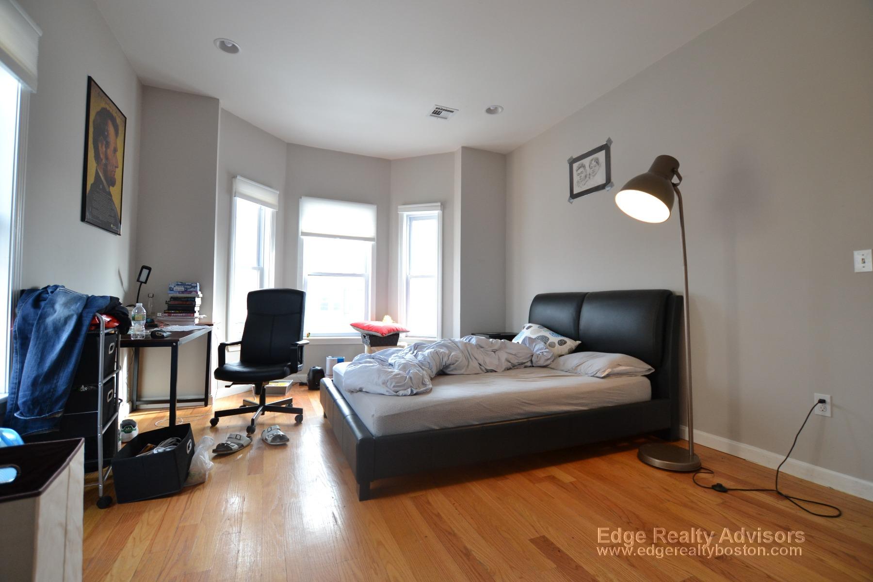 6 bed, 2 bath apartment for rent at 45 Allston Unit 3, Allston