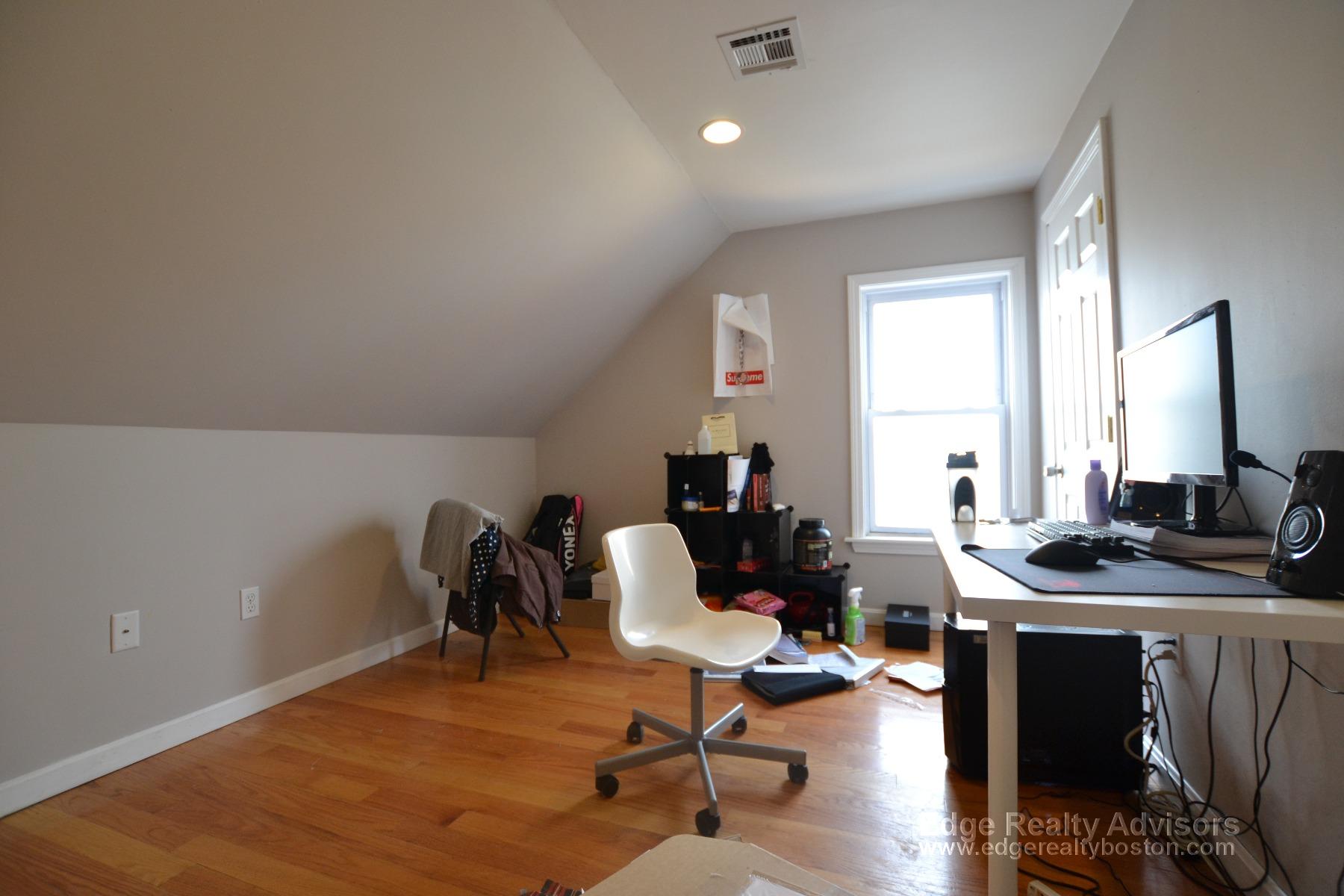 6 bed, 2 bath apartment for rent at 45 Allston Unit 3, Allston — photo 5 of 13