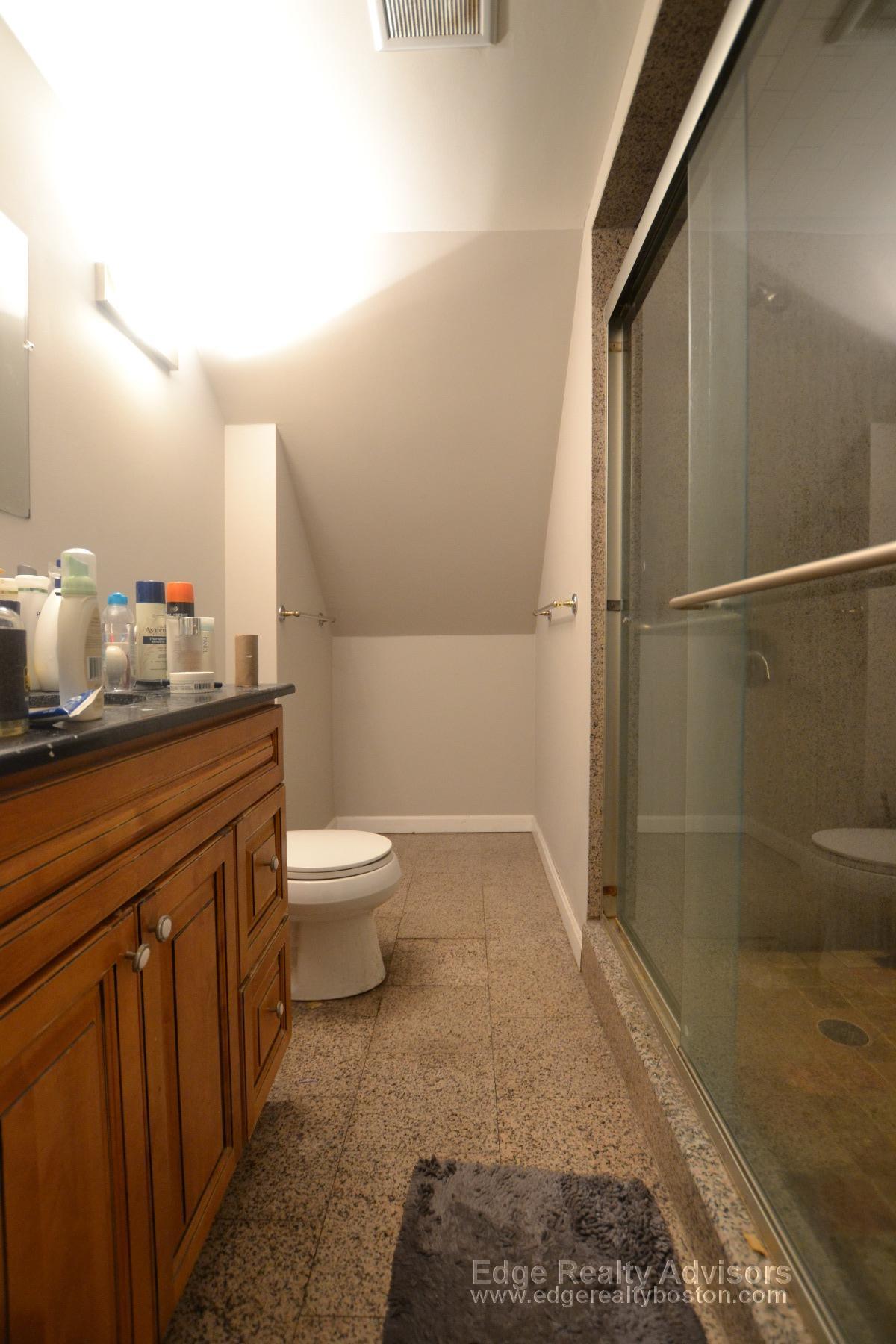 6 bed, 2 bath apartment for rent at 45 Allston Unit 3, Allston — photo 12 of 13
