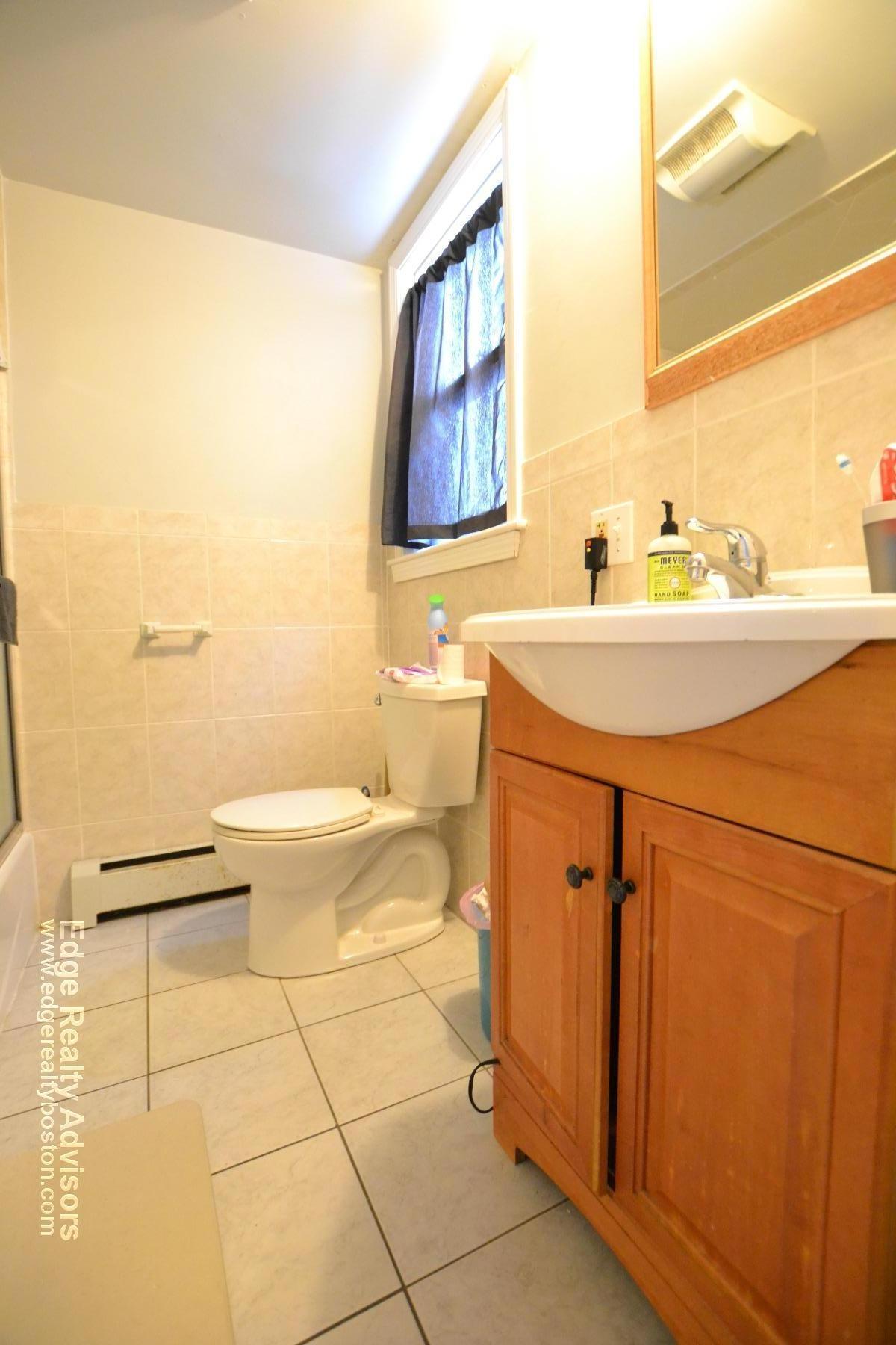 6 bed, 2 bath apartment for rent at 32 Long Ave Unit 1, Brighton — photo 11 of 11